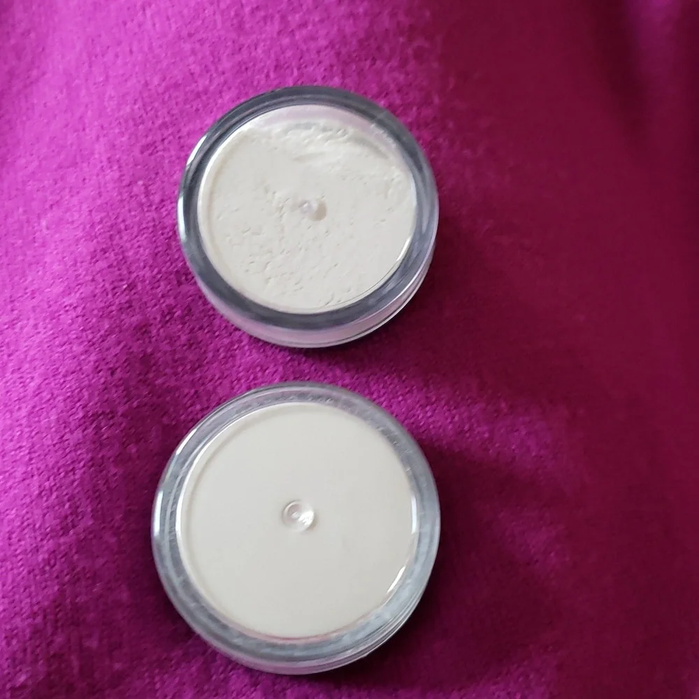 NEW Finishing Powder MakeUp